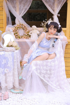 未成年少女直播打扑克